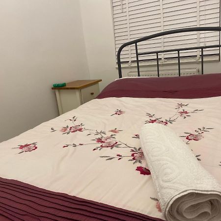 London Rooms With Free Parking 134 Edgware Exterior photo