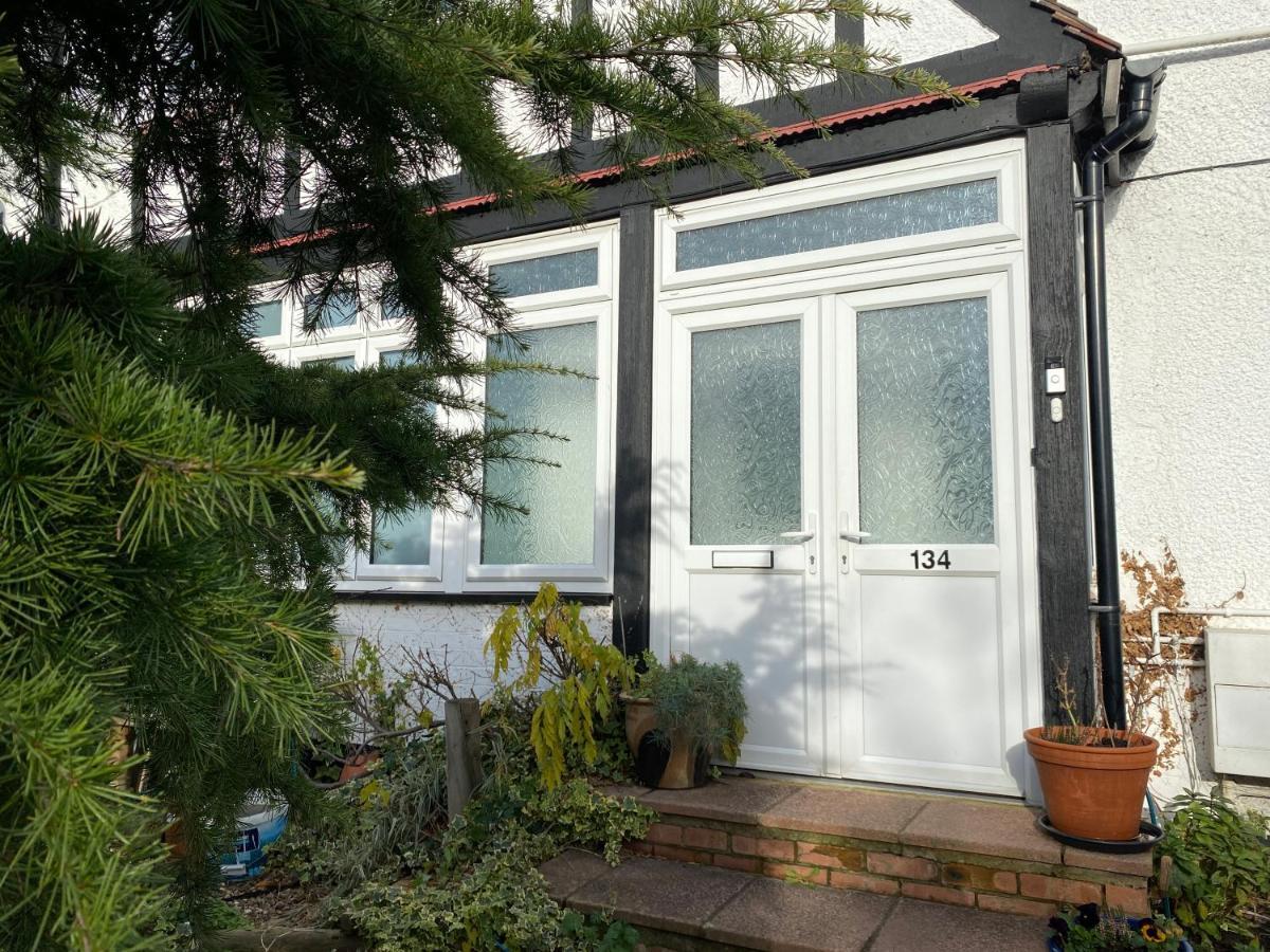 London Rooms With Free Parking 134 Edgware Exterior photo